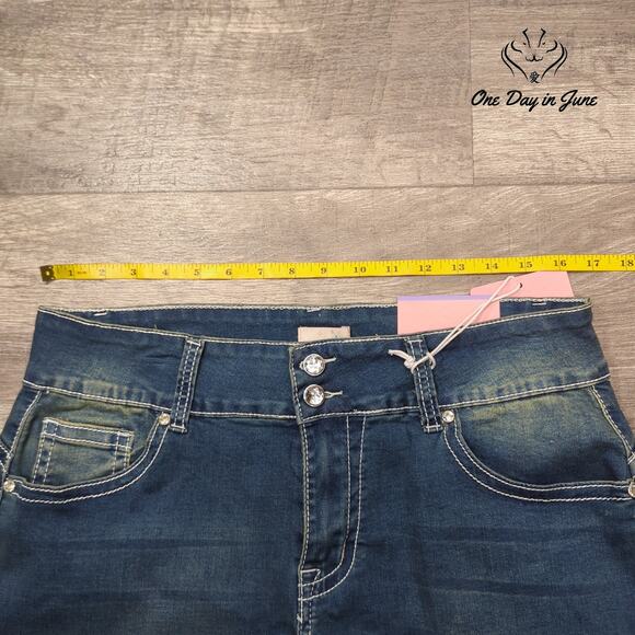 Lilac Sunset Plus Size Embellished Bermuda Denim Shorts Size 16 - Picture 3 of 7